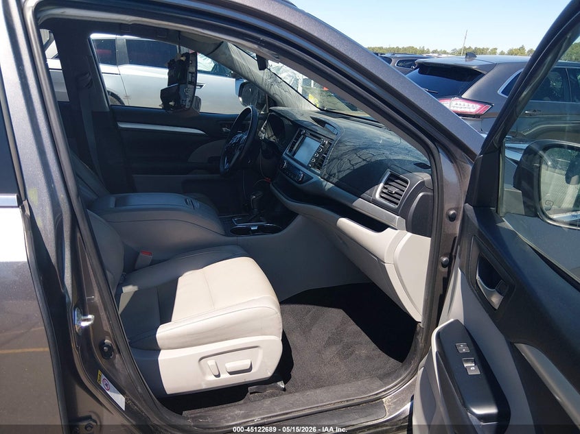 2019 Toyota Highlander VIN 5TDKZRFH4KS561933 IAAI salvage auction — FRONT END, Salvage (South Carolina), sold $12,575 on 2026-07-08 (photo 5)