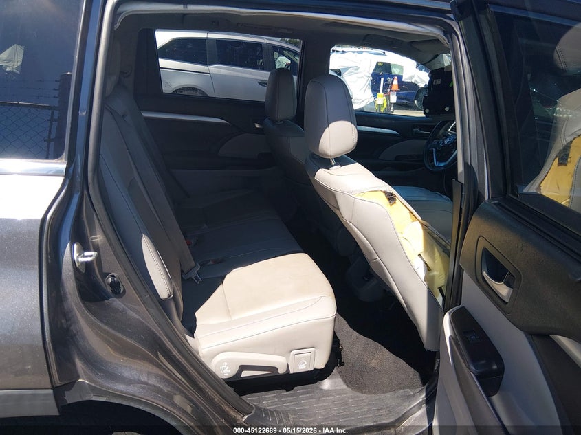 2019 Toyota Highlander VIN 5TDKZRFH4KS561933 IAAI salvage auction — FRONT END, Salvage (South Carolina), sold $12,575 on 2026-07-08 (photo 8)