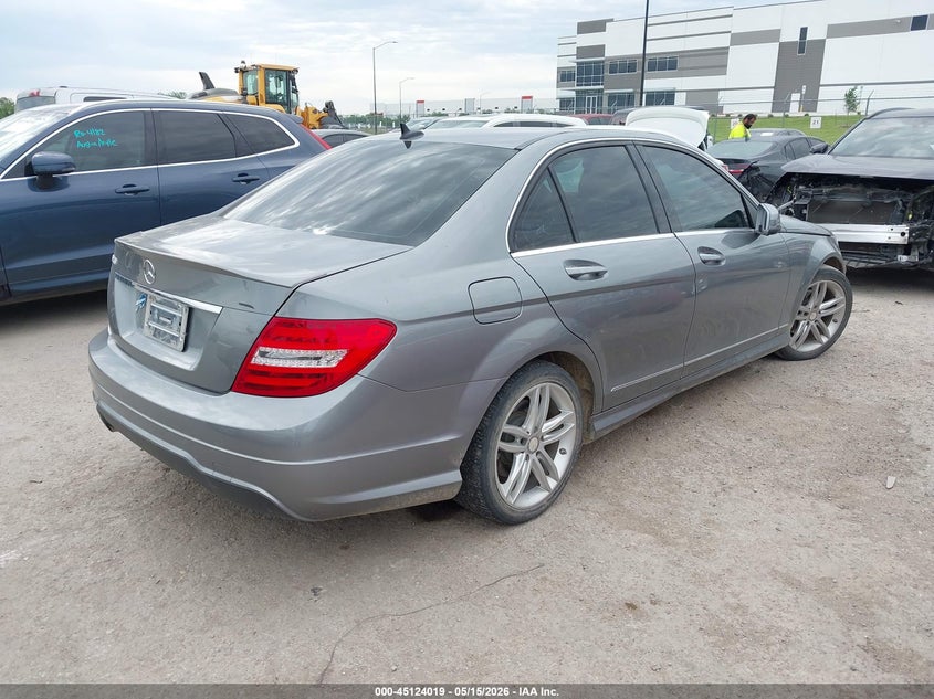 2013 Mercedes-benz C-klasse VIN WDDGF4HB0DR292007 IAAI salvage auction — HAIL, Original (Texas), sold $1,050 on 2026-07-21 (photo 4)
