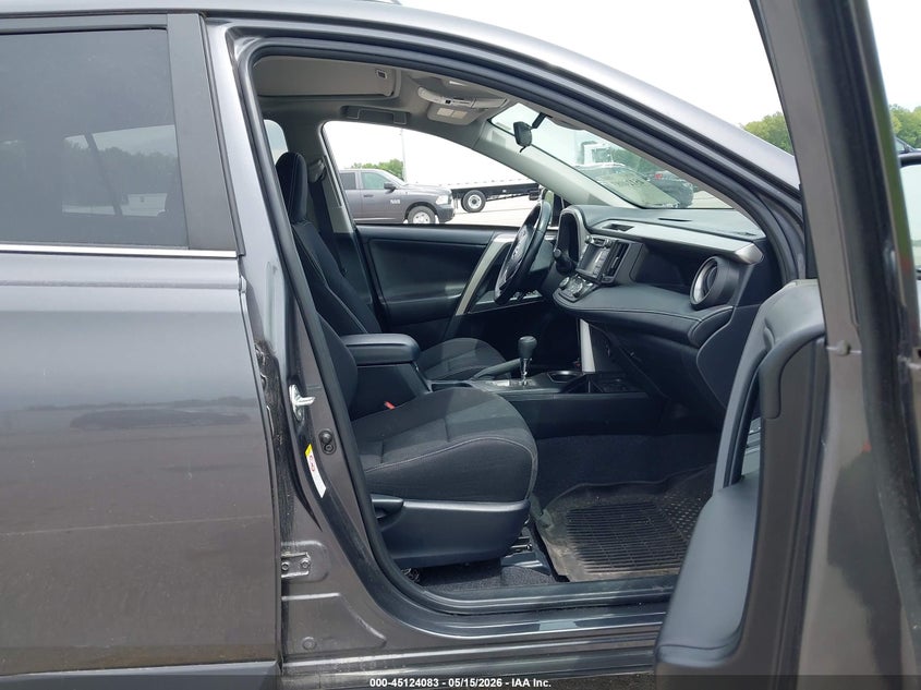 2018 Toyota Rav 4 VIN JTMRFREV8JJ723315 IAAI salvage auction — SIDE, Clear (Indiana), sold $7,600 on 2026-07-29 (photo 5)
