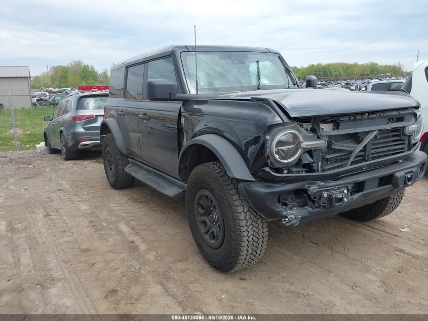 2025 Ford Bronco VIN 1FMEE7BHXSLB74724 IAAI salvage auction — FRONT END, Clear (Michigan), sold $13,400 on 2026-07-30 (photo 1)