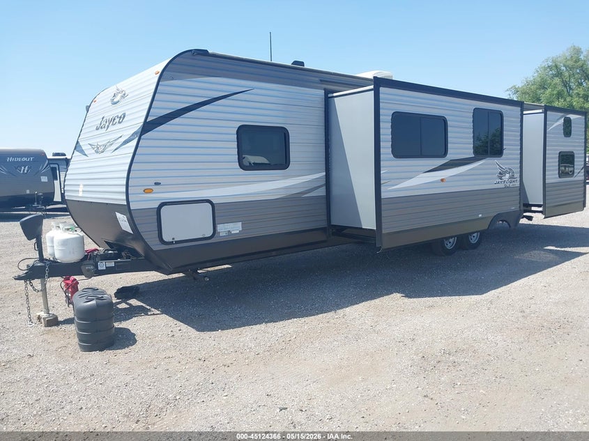 2020 Jayco Other VIN 1UJBJ0BT0L17T0387 IAAI salvage auction — HAIL, Regular Certificate (Iowa), sold $9,800 on 2026-07-14 (photo 4)
