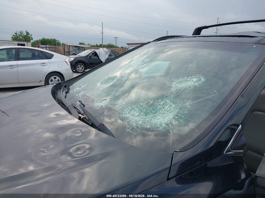 2017 Hyundai Santa fe VIN KM8SRDHF5HU213167 IAAI salvage auction — HAIL, Clear (Missouri), sold $3,050 on 2026-07-20 (photo 6)