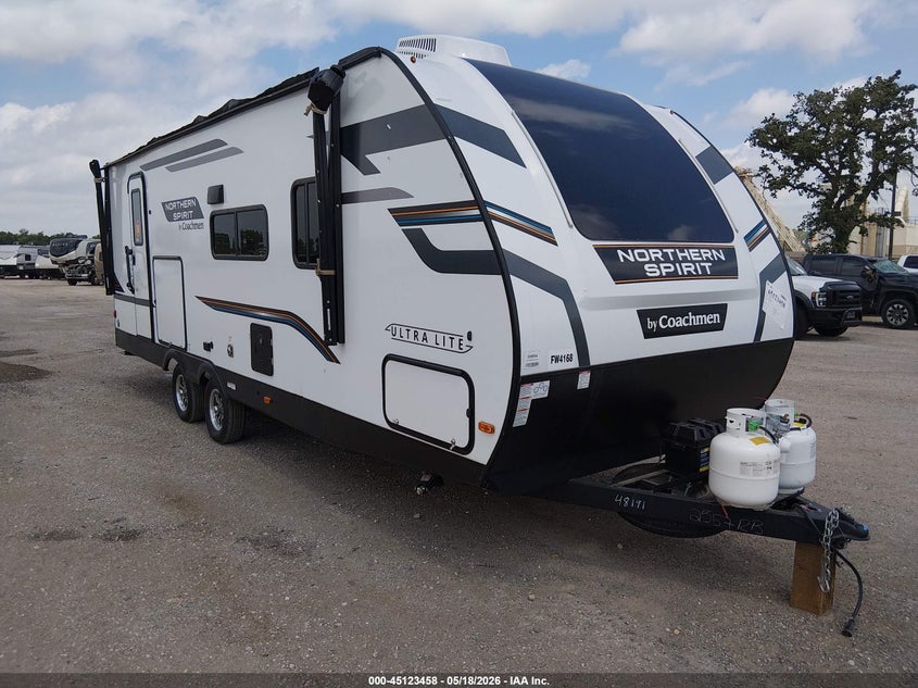 2025 Coachmen 2557rb VIN 5ZT2SBRB6SS048191 IAAI salvage auction — STORM DAMAGE, Salvage (Texas), sold $3,050 on 2026-07-21 (photo 1)