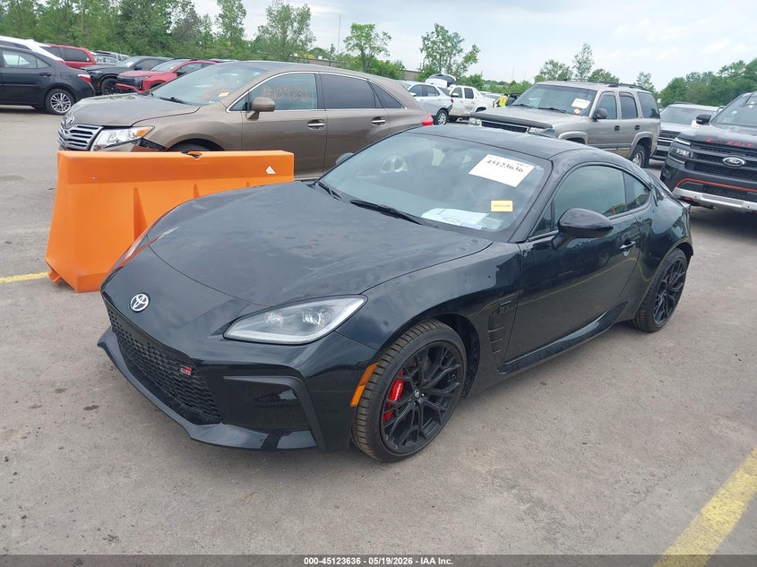 2025 Toyota Gr 86 VIN JF1ZNBE15S9753470 IAAI salvage auction — HAIL, Salvage (Ohio), sold $16,350 on 2026-07-14 (photo 2)