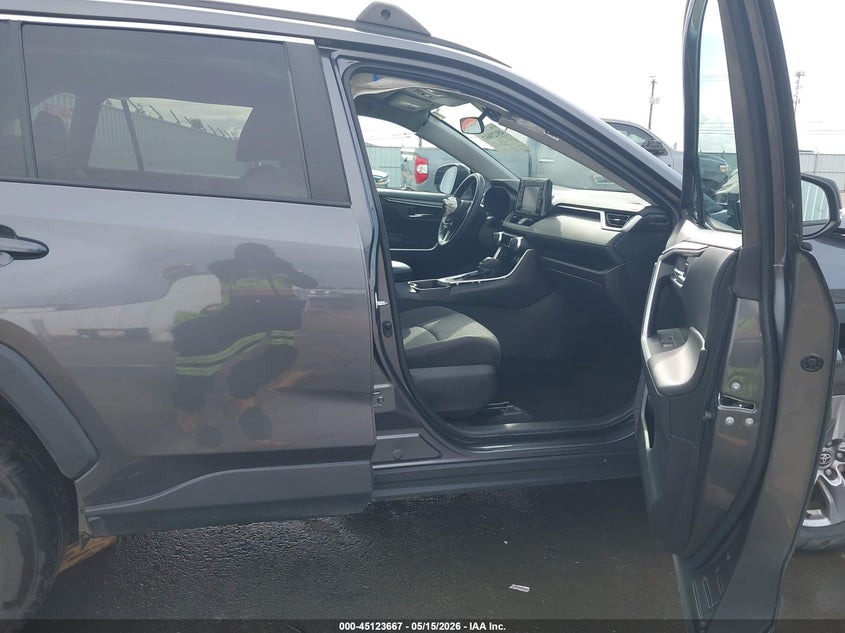 2022 Toyota Rav 4 VIN 2T3P1RFV6NC256912 IAAI salvage auction — FRONT END, Salvage (Oregon), sold $4,350 on 2026-07-16 (photo 5)