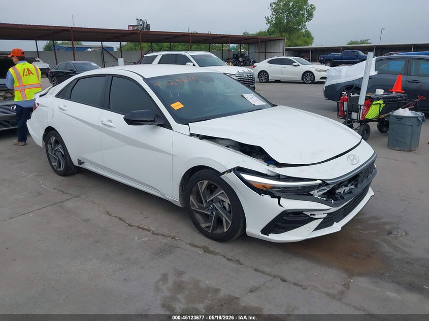 2025 Hyundai Elantra VIN KMHLM4DG2SU994013 IAAI salvage auction — REAR END, Original (Texas), sold $5,575 on 2026-07-29 (photo 1)