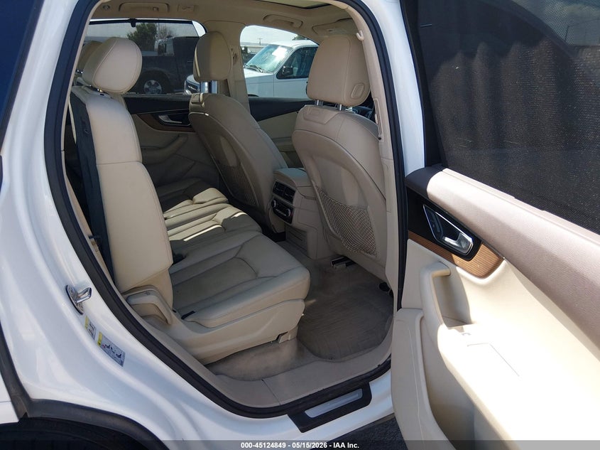 2017 Audi Q7 VIN WA1LAAF77HD018319 IAAI salvage auction — REAR END, Salvage Title, sold $6,200 on 2026-08-24 (photo 8)