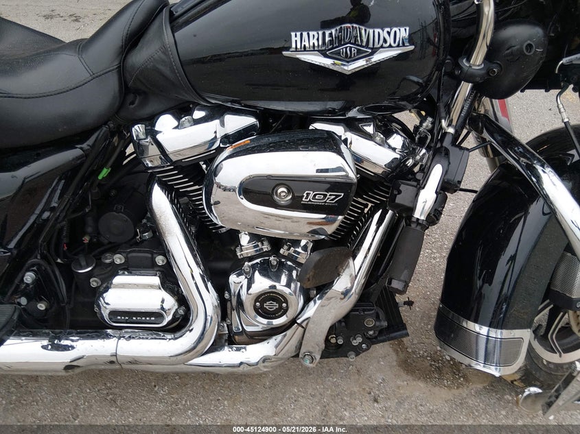 2019 Harley-davidson Road king VIN 1HD1FBC15KB672077 IAAI salvage auction — REAR END, Salvage (Missouri), sold $3,800 on 2026-07-07 (photo 8)