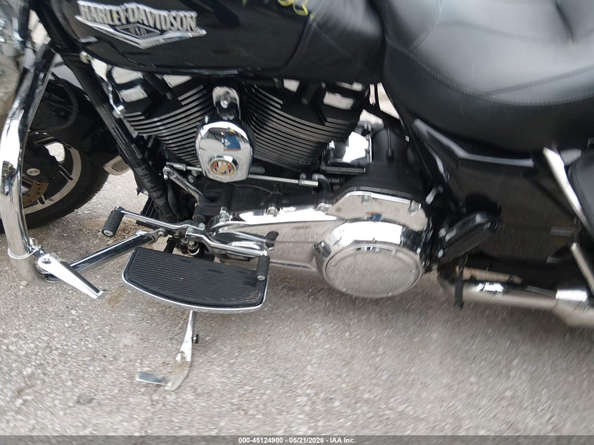 2019 Harley-davidson Road king VIN 1HD1FBC15KB672077 IAAI salvage auction — REAR END, Salvage (Missouri), sold $3,800 on 2026-07-07 (photo 9)