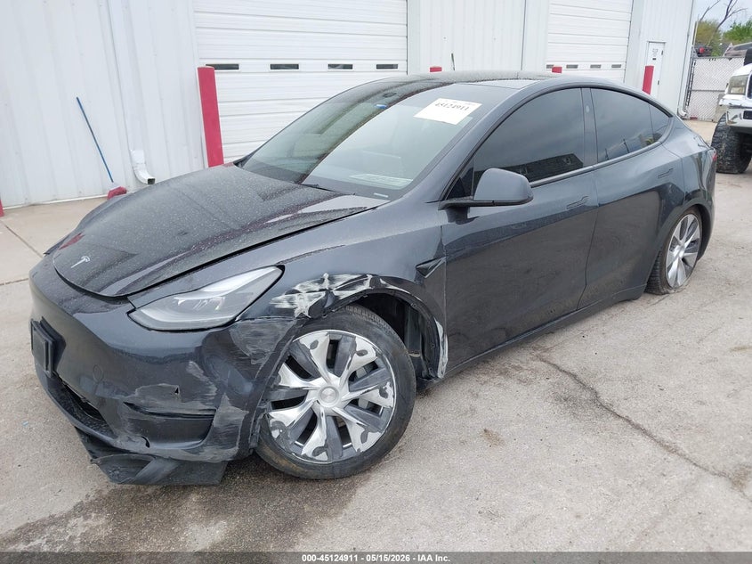 2024 Tesla Model y VIN 7SAYGDEE1RA228968 IAAI salvage auction — LEFT FRONT, Salvage (Illinois), sold $25 on 2026-07-30 (photo 2)