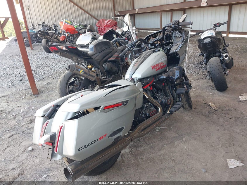 2025 Harley-davidson Road glide VIN 1HD1TL810SB958880 IAAI salvage auction — FRONT & REAR, Salvage (Tennessee), sold $20,050 on 2026-07-14 (photo 4)