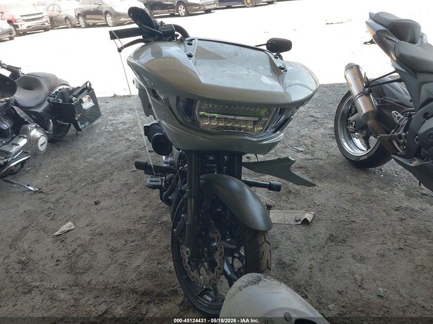 2025 Harley-davidson Road glide VIN 1HD1TL810SB958880 IAAI salvage auction — FRONT & REAR, Salvage (Tennessee), sold $20,050 on 2026-07-14 (photo 5)
