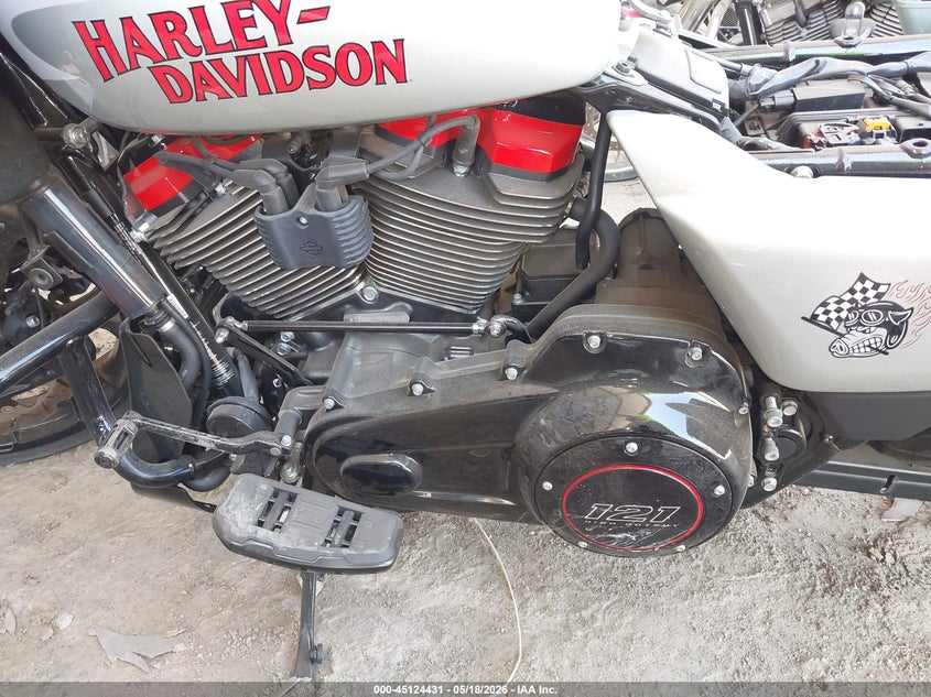 2025 Harley-davidson Road glide VIN 1HD1TL810SB958880 IAAI salvage auction — FRONT & REAR, Salvage (Tennessee), sold $20,050 on 2026-07-14 (photo 9)