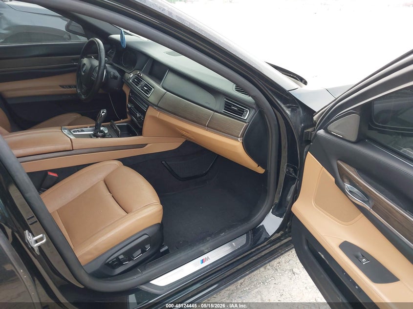 2015 BMW 7er VIN WBAYF8C55FD654031 IAAI salvage auction — FRONT END, Salvage Title, sold $3,800 on 2026-08-02 (photo 5)