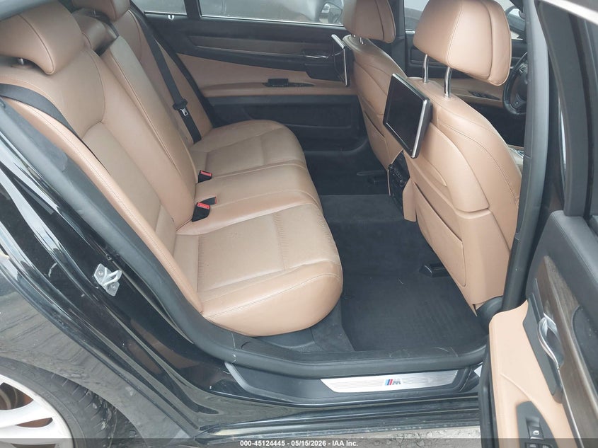 2015 BMW 7er VIN WBAYF8C55FD654031 IAAI salvage auction — FRONT END, Salvage Title, sold $3,800 on 2026-08-02 (photo 8)
