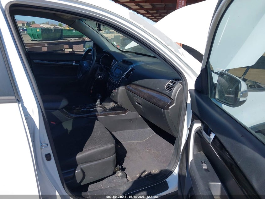 2015 Kia Sorento VIN 5XYKT3A62FG621943 IAAI salvage auction — NORMAL WEAR, Salvage (Texas), sold $975 on 2026-07-21 (photo 5)