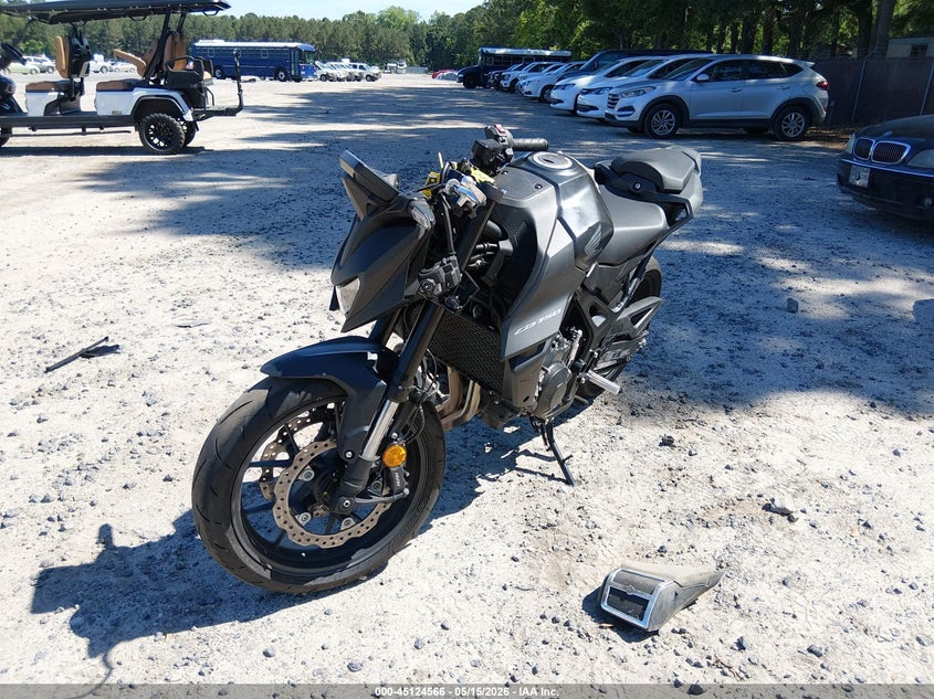 2025 Honda Cb VIN JH2RH2407SK001974 IAAI salvage auction — RIGHT SIDE, Salvage (South Carolina), sold $2,800 on 2026-07-14 (photo 2)