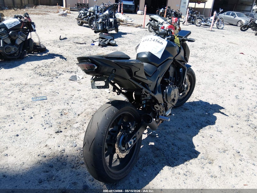 2025 Honda Cb VIN JH2RH2407SK001974 IAAI salvage auction — RIGHT SIDE, Salvage (South Carolina), sold $2,800 on 2026-07-14 (photo 4)