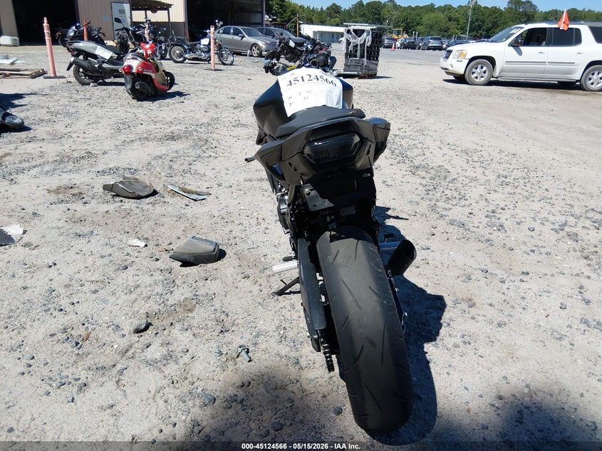 2025 Honda Cb VIN JH2RH2407SK001974 IAAI salvage auction — RIGHT SIDE, Salvage (South Carolina), sold $2,800 on 2026-07-14 (photo 6)