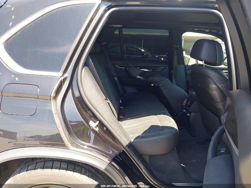 2017 BMW X5 VIN 5UXKR0C50H0V50105 IAAI salvage auction — FRONT & REAR, Salvage Title, sold $25 on 2026-07-29 (photo 8)