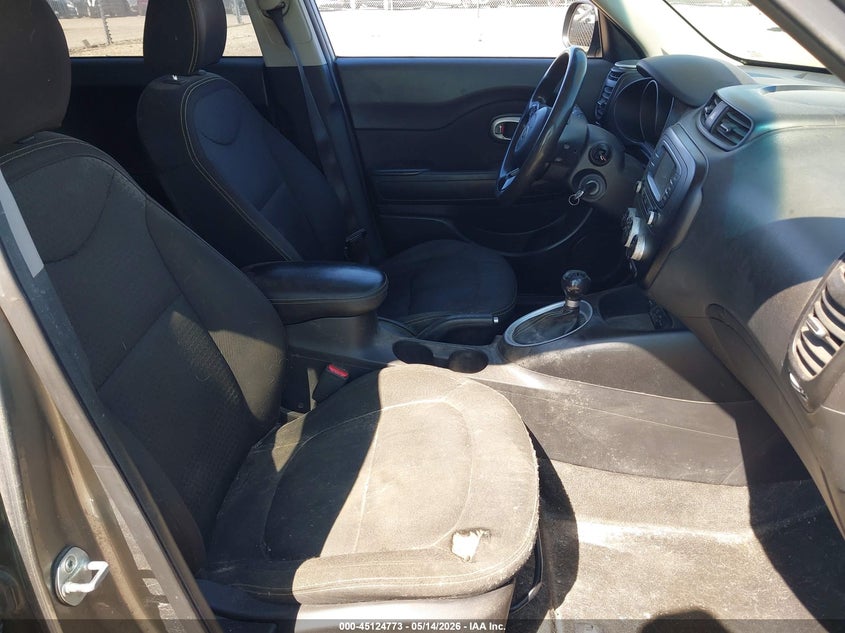 2016 Kia Soul VIN KNDJP3A58G7236926 IAAI salvage auction — FRONT & REAR, Salvage (Illinois), sold $425 on 2026-07-15 (photo 5)