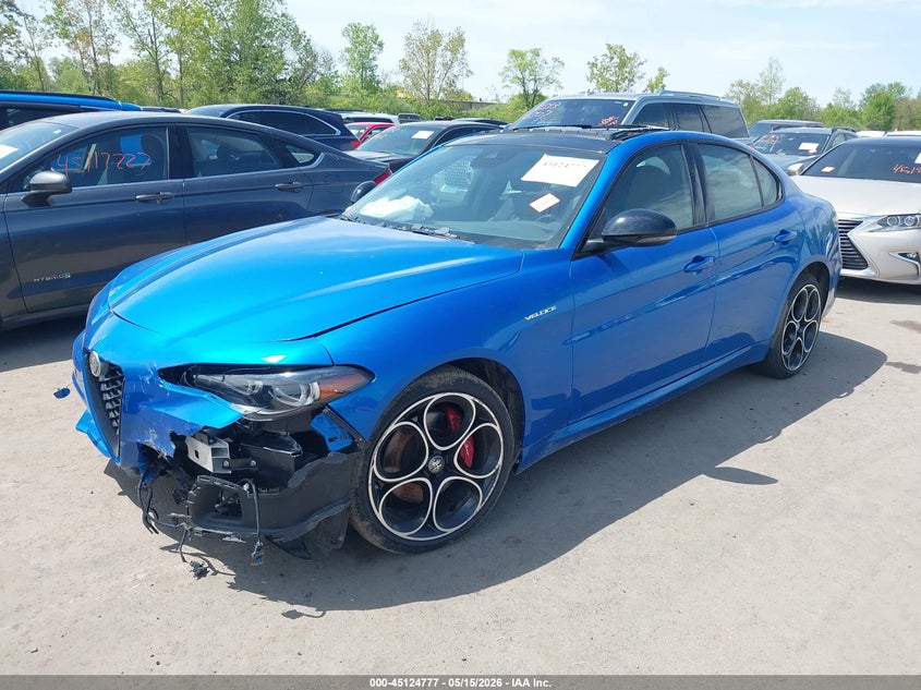 2024 Alfa romeo Giulia VIN ZARFANBN6R7680168 IAAI salvage auction — FRONT END, Salvage Title, sold $7,600 on 2026-09-22 (photo 2)