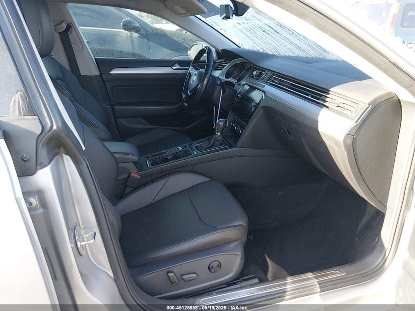 2019 Volkswagen Arteon VIN WVWAR7AN1KE029302 IAAI salvage auction — RIGHT REAR, Salvage (California), sold $25 on 2026-07-30 (photo 5)
