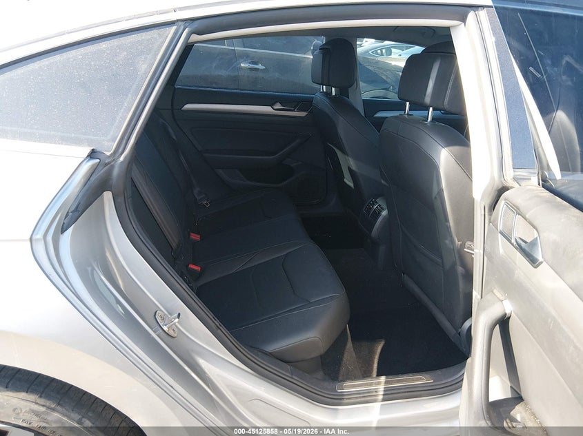 2019 Volkswagen Arteon VIN WVWAR7AN1KE029302 IAAI salvage auction — RIGHT REAR, Salvage (California), sold $25 on 2026-07-30 (photo 8)
