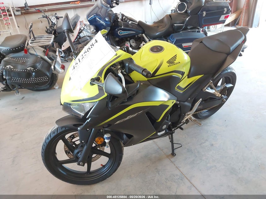 2016 Honda Cbr VIN MLHNC5108G5201552 IAAI salvage auction — LEFT & RIGHT, Salvage (North Carolina), sold $875 on 2026-07-14 (photo 2)