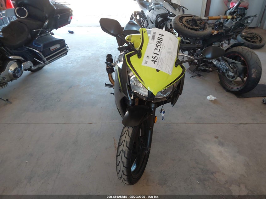 2016 Honda Cbr VIN MLHNC5108G5201552 IAAI salvage auction — LEFT & RIGHT, Salvage (North Carolina), sold $875 on 2026-07-14 (photo 5)