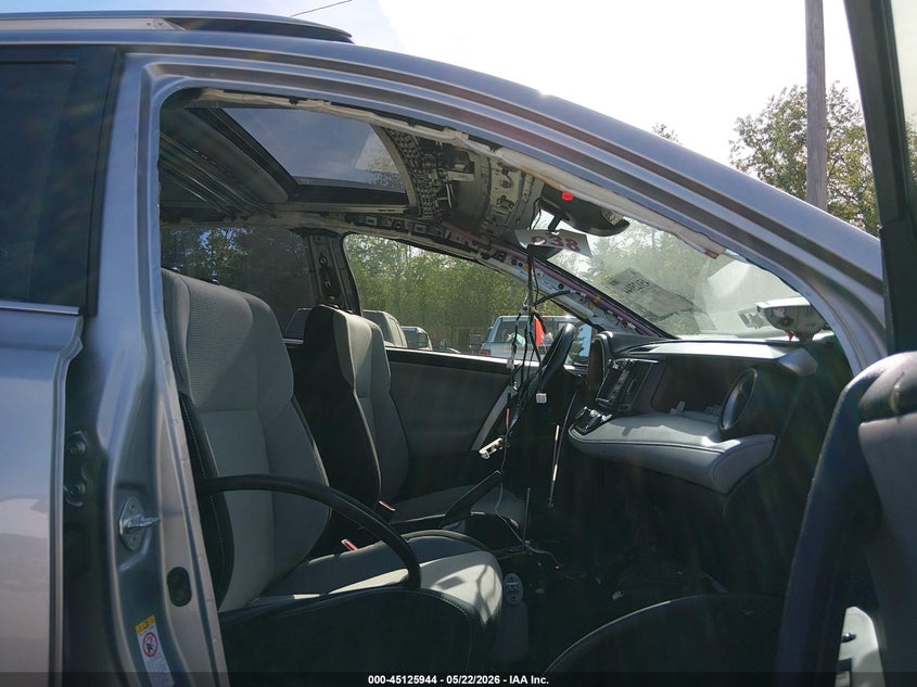 2017 Toyota Rav 4 VIN JTMRJREV5HD078940 IAAI salvage auction — STRIPPED, Salvage (Massachusetts), sold $4,025 on 2026-07-29 (photo 5)