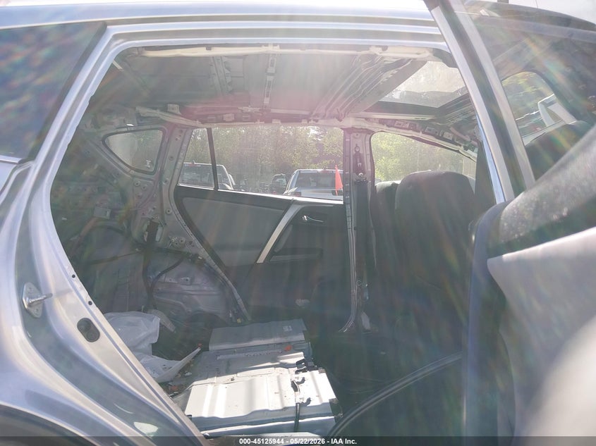 2017 Toyota Rav 4 VIN JTMRJREV5HD078940 IAAI salvage auction — STRIPPED, Salvage (Massachusetts), sold $4,025 on 2026-07-29 (photo 8)