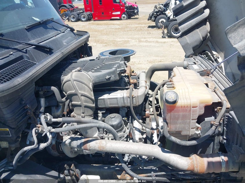 2019 International VIN 3HSDZTZR8KN492594 IAAI salvage auction — REPOSSESSION, Clear (California), sold $3,650 on 2026-07-08 (photo 9)