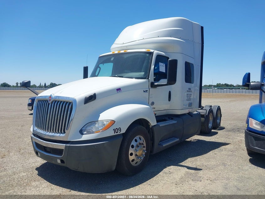 2019 International VIN 3HSDZTZR8KN492594 IAAI salvage auction — REPOSSESSION, Clear (California), sold $3,650 on 2026-07-08 (photo 2)