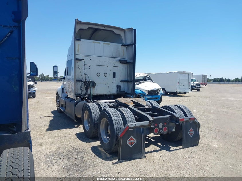2019 International VIN 3HSDZTZR8KN492594 IAAI salvage auction — REPOSSESSION, Clear (California), sold $3,650 on 2026-07-08 (photo 3)
