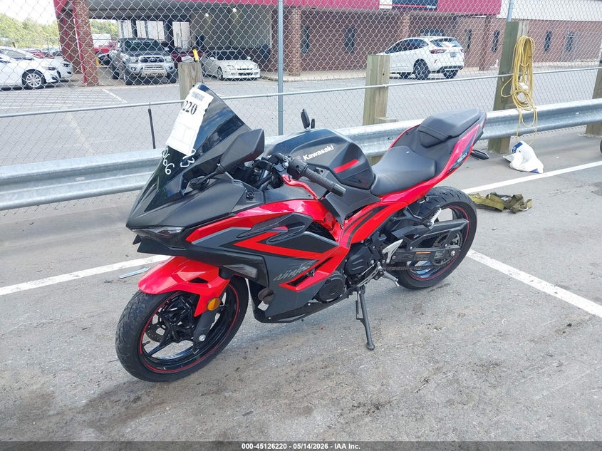 2025 Kawasaki Ninja VIN ML5EXGJ14SDA53066 IAAI salvage auction — LEFT & RIGHT, Salvage (North Carolina), sold $1,000 on 2026-07-28 (photo 2)