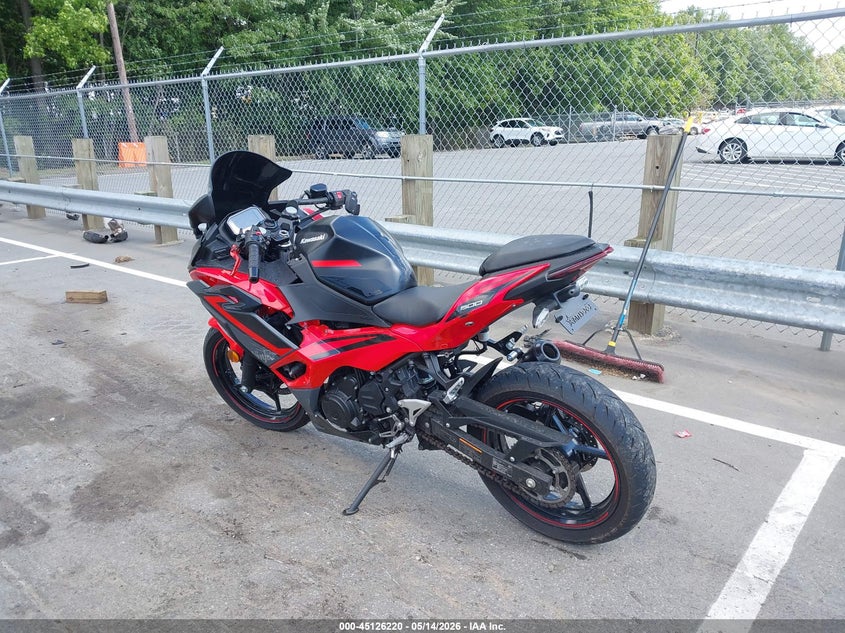 2025 Kawasaki Ninja VIN ML5EXGJ14SDA53066 IAAI salvage auction — LEFT & RIGHT, Salvage (North Carolina), sold $1,000 on 2026-07-28 (photo 3)