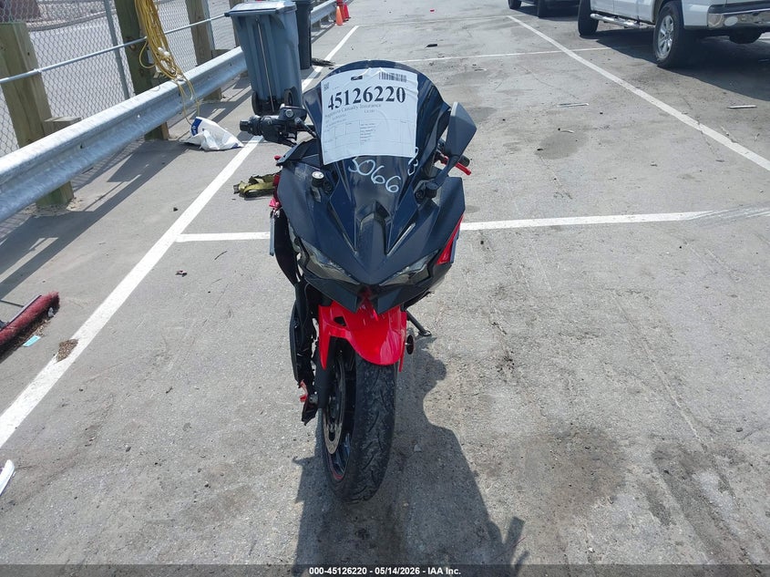 2025 Kawasaki Ninja VIN ML5EXGJ14SDA53066 IAAI salvage auction — LEFT & RIGHT, Salvage (North Carolina), sold $1,000 on 2026-07-28 (photo 5)