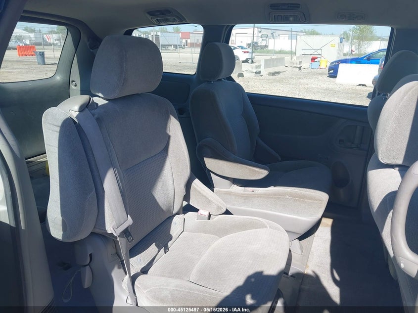 2006 Toyota Sienna VIN 5TDZA23C86S553958 IAAI salvage auction — NORMAL WEAR, Clear-Endorsement (Wisconsin), sold $550 on 2026-07-16 (photo 8)