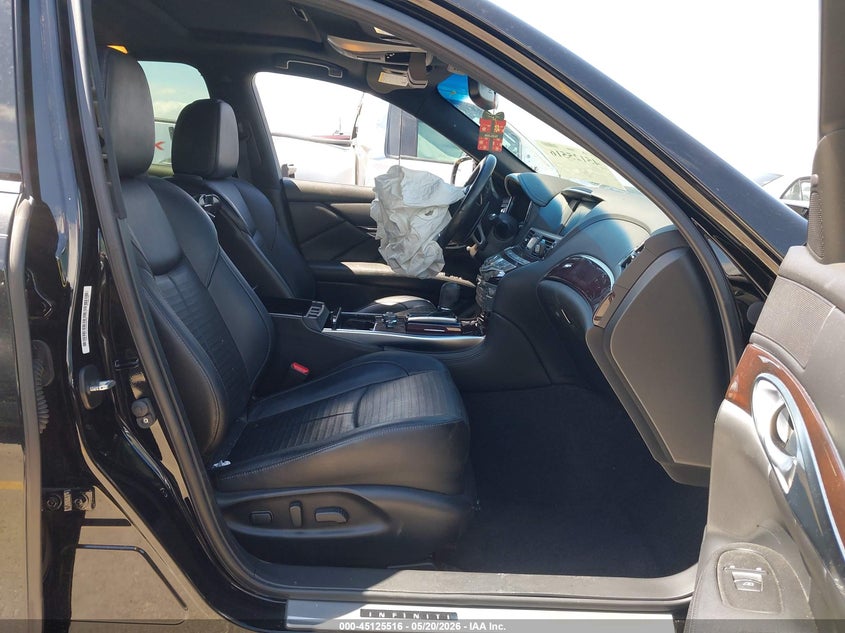 2019 Infiniti Q70 VIN JN1BY1AP5KM505713 IAAI salvage auction — SIDE, Salvage (Texas), sold $925 on 2026-07-30 (photo 5)