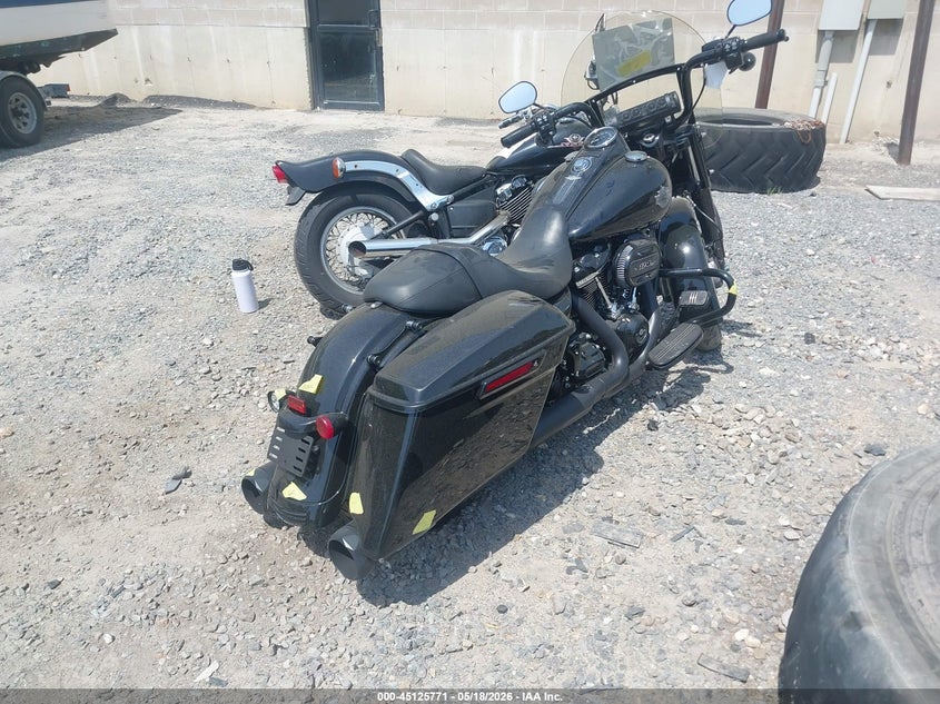 2022 Harley-davidson Road king VIN 1HD1KVP14NB617129 IAAI salvage auction — REAR END, Salvage (Massachusetts), sold $7,900 on 2026-07-08 (photo 4)