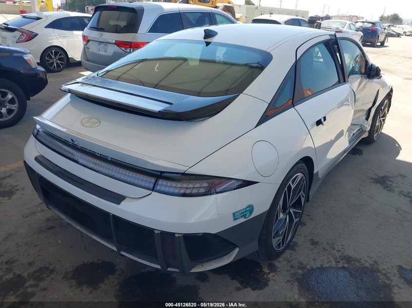 2025 Hyundai Ioniq 6 VIN KMHM34AA2SA085844 IAAI salvage auction — SIDE, Wait Title, sold $11,450 on 2026-08-17 (photo 4)