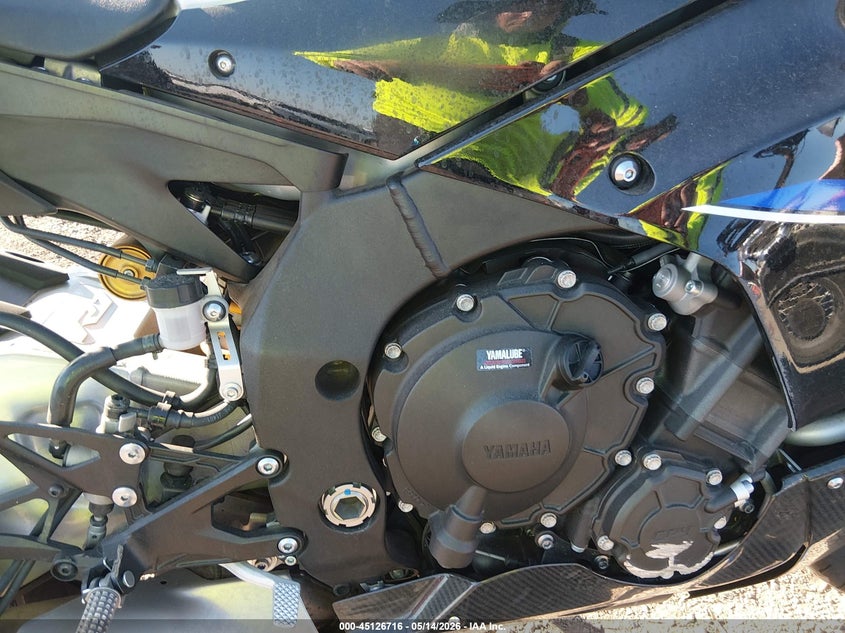 2025 Yamaha Yzf VIN JYARNA8E3SA000324 IAAI salvage auction — LEFT & RIGHT, Salvage (Arizona), sold $8,000 on 2026-07-28 (photo 8)