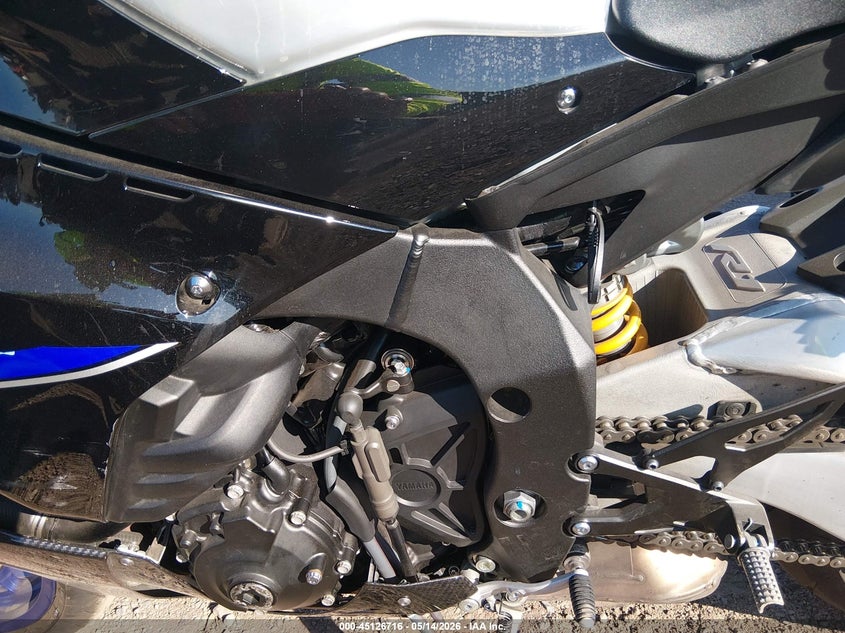 2025 Yamaha Yzf VIN JYARNA8E3SA000324 IAAI salvage auction — LEFT & RIGHT, Salvage (Arizona), sold $8,000 on 2026-07-28 (photo 9)