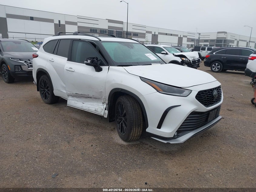 2024 Toyota Highlander VIN 5TDKDRBH4RS538957 IAAI salvage auction — RIGHT SIDE, Salvage (Texas), sold $22,150 on 2026-07-14 (photo 1)