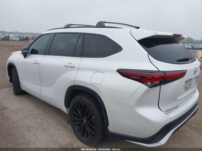 2024 Toyota Highlander VIN 5TDKDRBH4RS538957 IAAI salvage auction — RIGHT SIDE, Salvage (Texas), sold $22,150 on 2026-07-14 (photo 3)