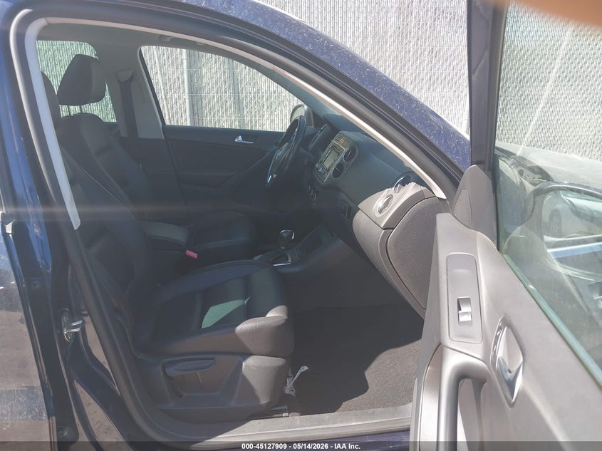 2011 Volkswagen Tiguan VIN WVGBV7AX4BW566379 IAAI salvage auction — HAIL, Junk Bill Of Sale Mv2459 (Wisconsin), sold $375 on 2026-07-08 (photo 5)