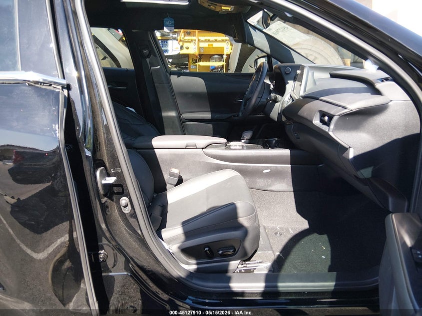 2025 Lexus Ux VIN JTHYBJAH0S2002781 IAAI salvage auction — REAR END, Salvage (Nevada), sold $25 on 2026-07-24 (photo 5)