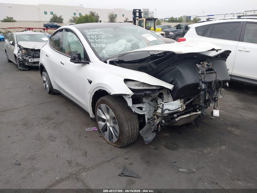 2021 Tesla Model y VIN 5YJYGDEEXMF064225 IAAI salvage auction — LEFT SIDE, Salvage Certificate (California), sold $3,350 on 2026-07-26 (photo 1)